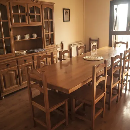 Casa Mallos De * Agüero