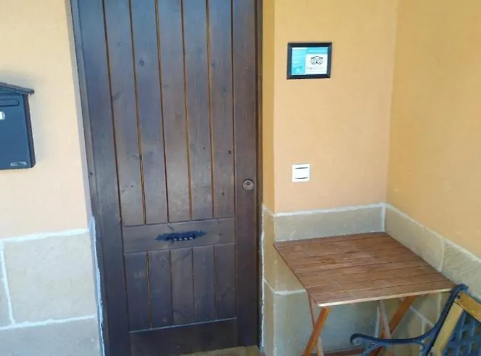 Casa Mallos De * Agüero