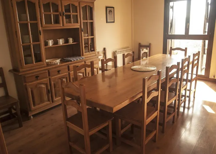 Casa Mallos De * Agüero